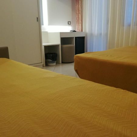 Hotel Metropol Соттомарина Экстерьер фото